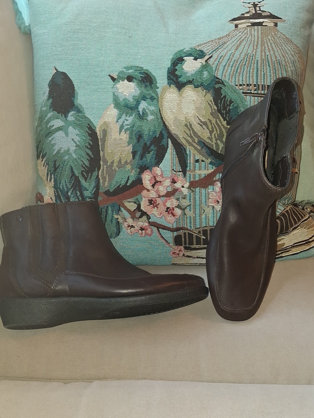 HUSH PUPPIES BROWN ANKLE Boots